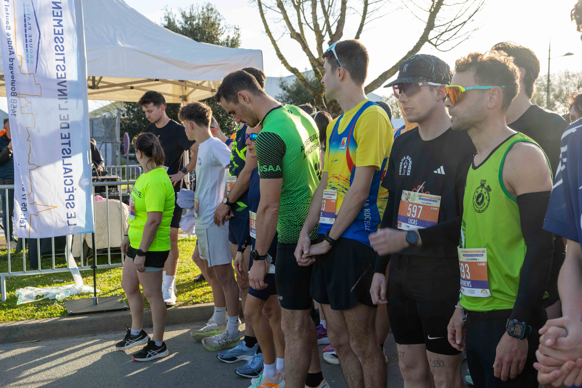 Coureurs concentrés avant le départ